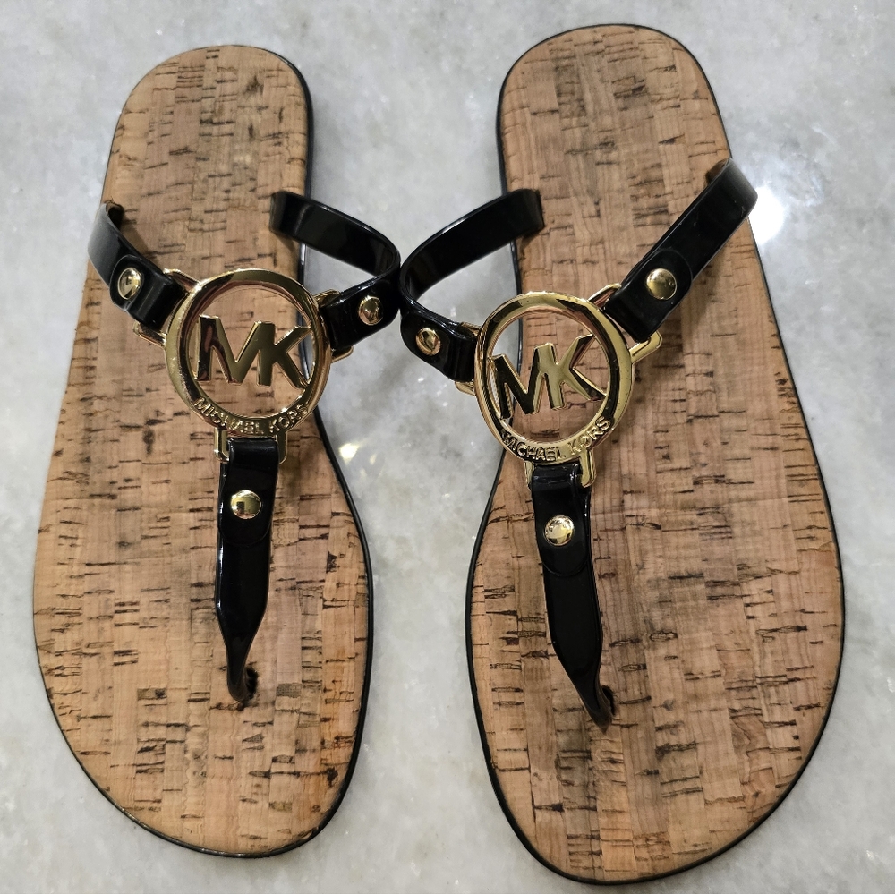 Michael Kors Women's Black and Gold Flat Thong Sandals Sz6